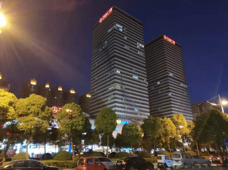 <b>万达广场</b>